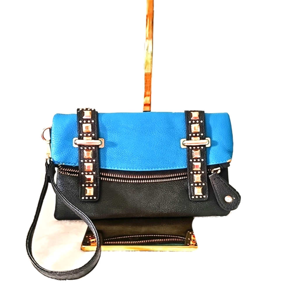 CACHE WRISTLET IN ROYAL BLUE